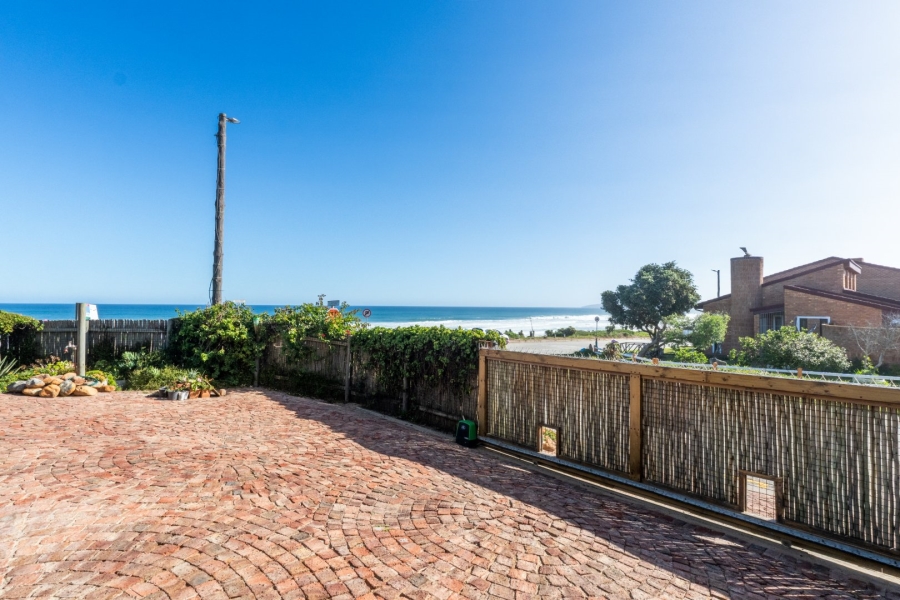 4 Bedroom Property for Sale in Kleinkrantz Western Cape